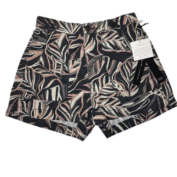 Nicole Miller Size 4 (Small) Women's Shorts Black & Blush Tropical Leaf Print Sh - Picture 1 of 12